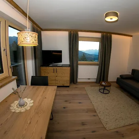 Wiesenhof - & Weitblick Ueber - Ladestation Fuer Elektroautos Innsbruck