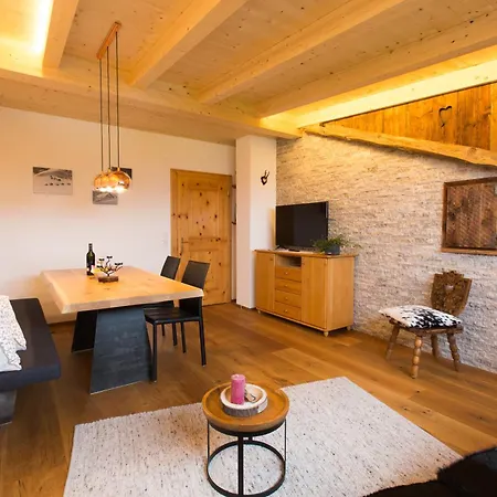Wiesenhof - & Weitblick Ueber - Ladestation Fuer Elektroautos Apartment Innsbruck