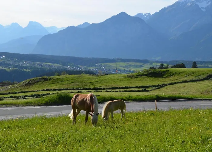 Wiesenhof - & Weitblick Ueber - Ladestation Fuer Elektroautos * Innsbruck